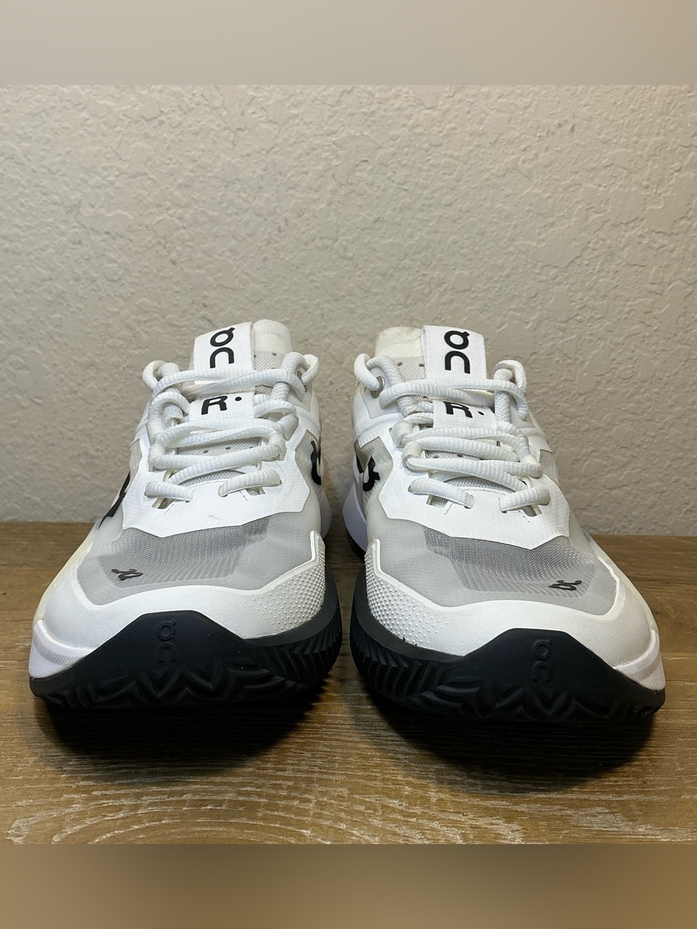 On The Roger Pro 2 Tennis/Pickleball Shoes White and Black Womens Size 7 - Picture 8 of 13